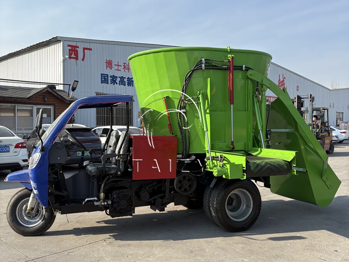 silage mixer and spreader.jpg